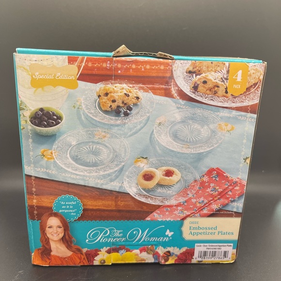 Appetizer Plates Pioneer Woman Set Of 4 Clear With Embossed Detail New In Box - Picture 2 of 9